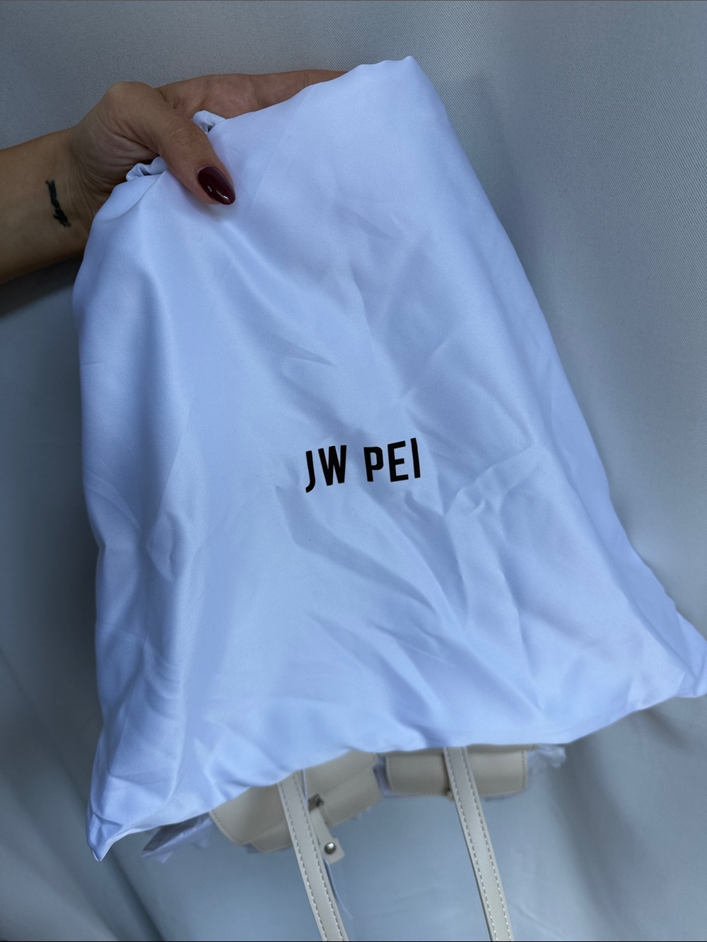 JW PEI Cream Multi-Pocket Shoulder Tote - Picture 4 of 5